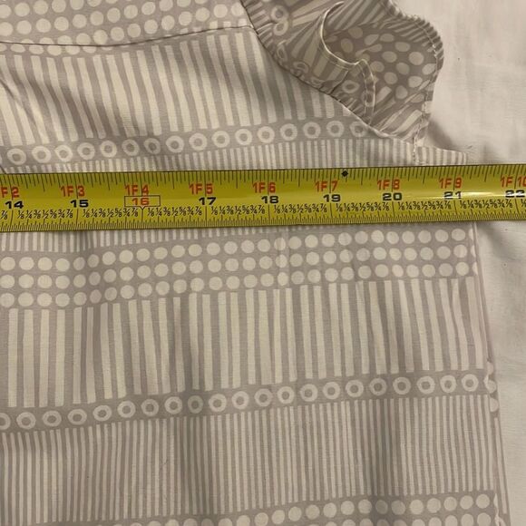 Michelle McDowell Gray Top Blouse Womens Medium Geometric Lightweight - Picture 5 of 10